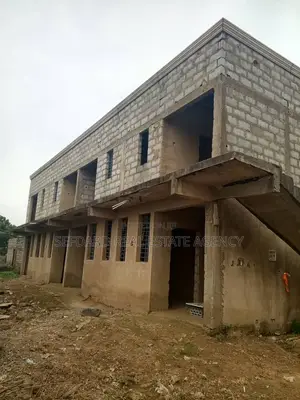 8bdrm Apartment in Sefdard Properties, Pokuase for sale