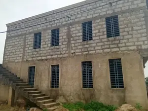 8bdrm Apartment in Sefdard Properties, Pokuase for sale