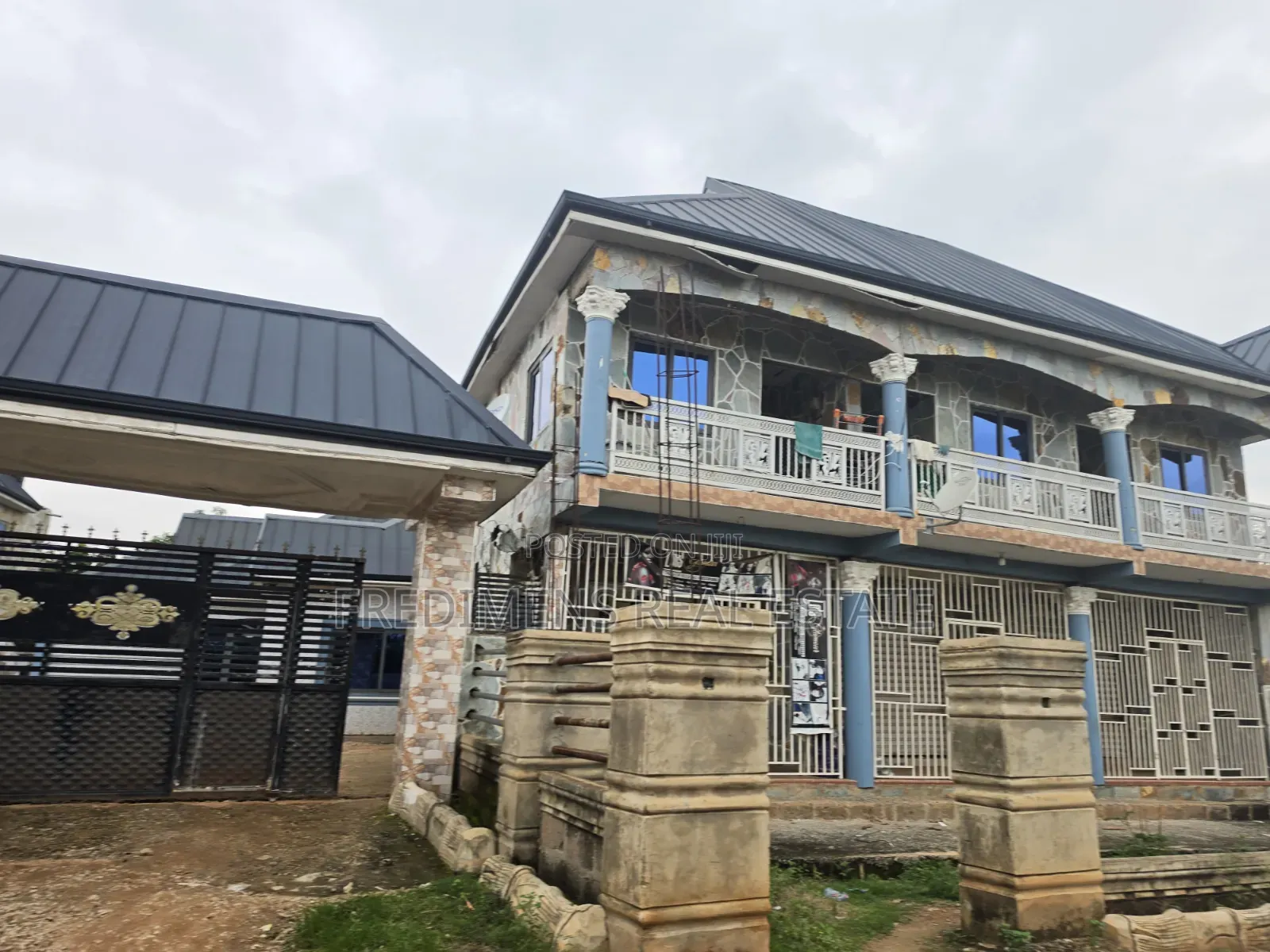 12bdrm Apartment in Fredimens Real, Afigya-Kwabre for sale