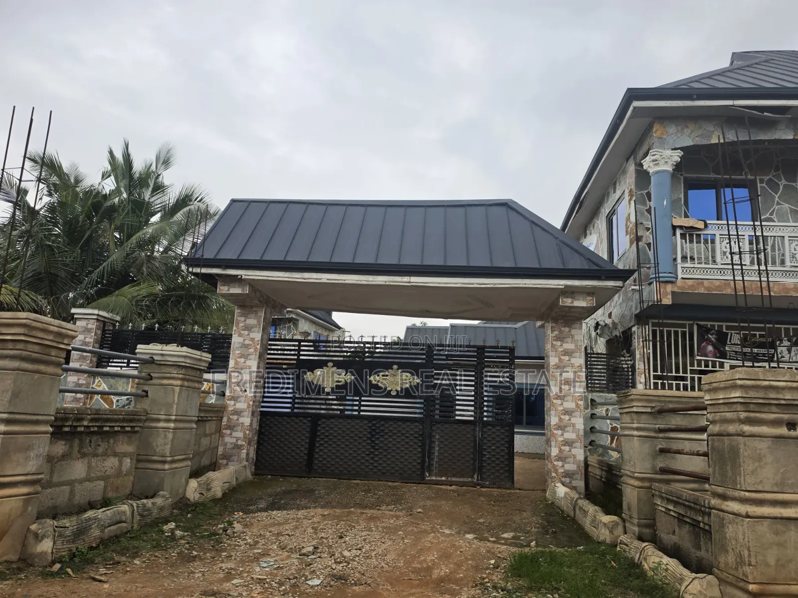 12bdrm Apartment in Fredimens Real, Afigya-Kwabre for sale