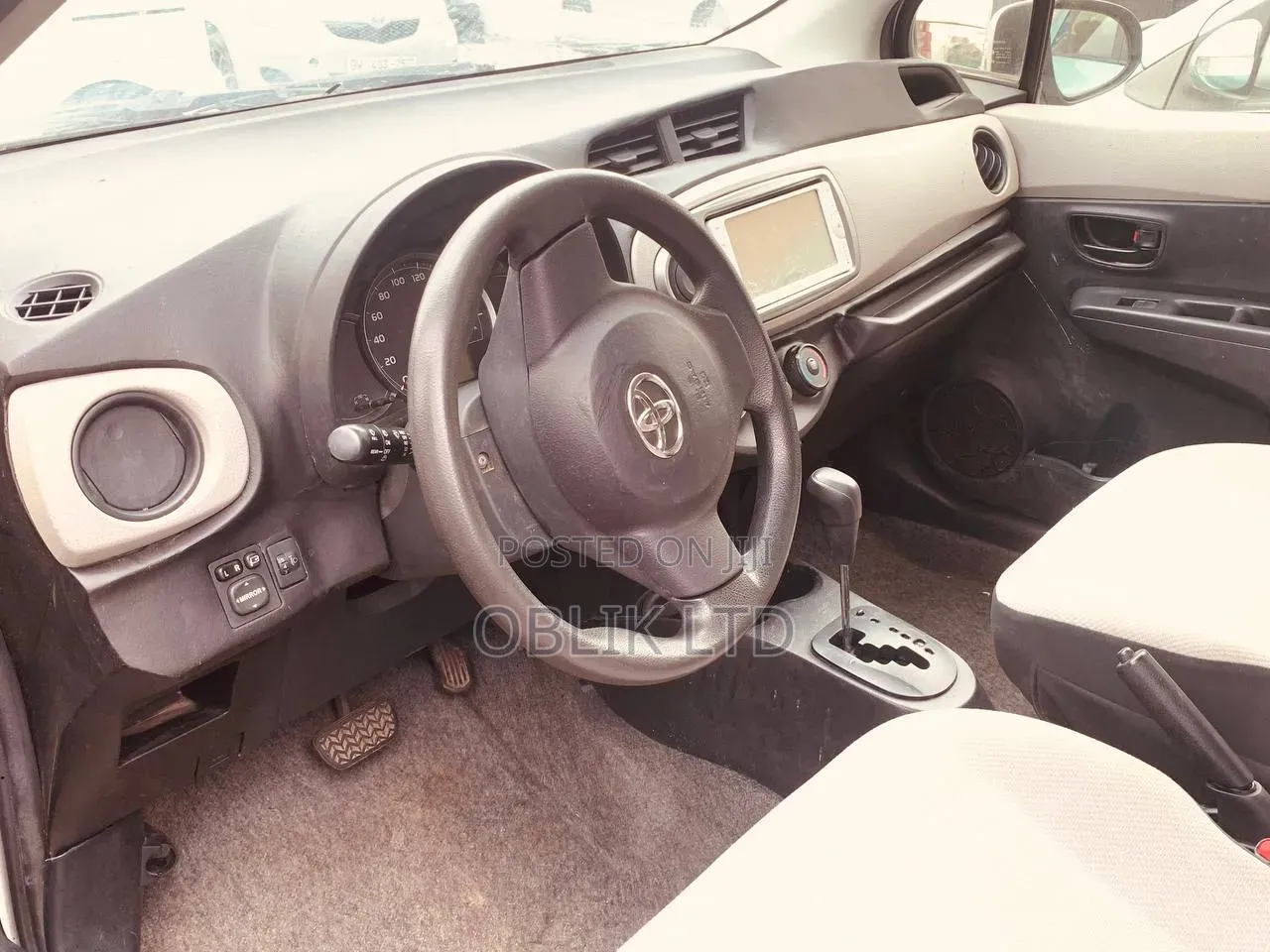 Toyota Vitz 2013 Black
