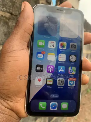 Apple iPhone XR 64 GB White