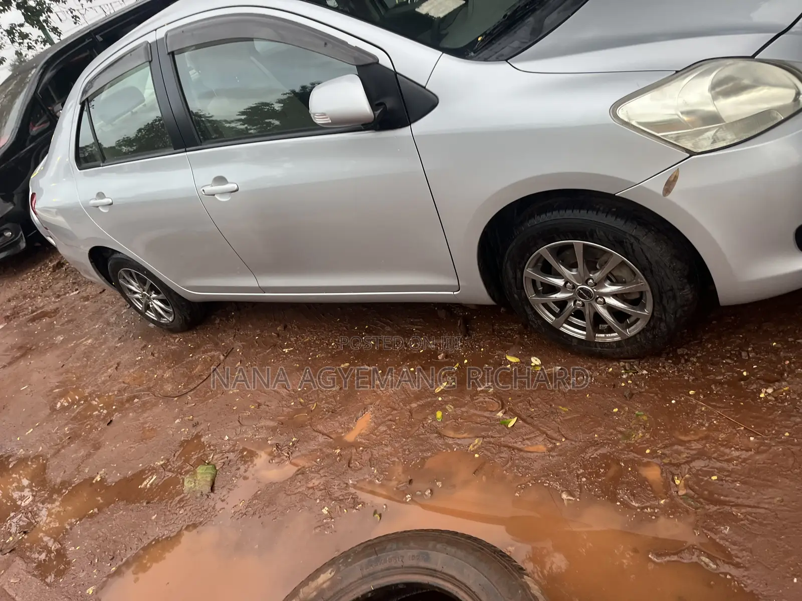 Toyota Belta 2010 Blue