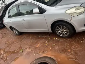 Toyota Belta 2010 Blue