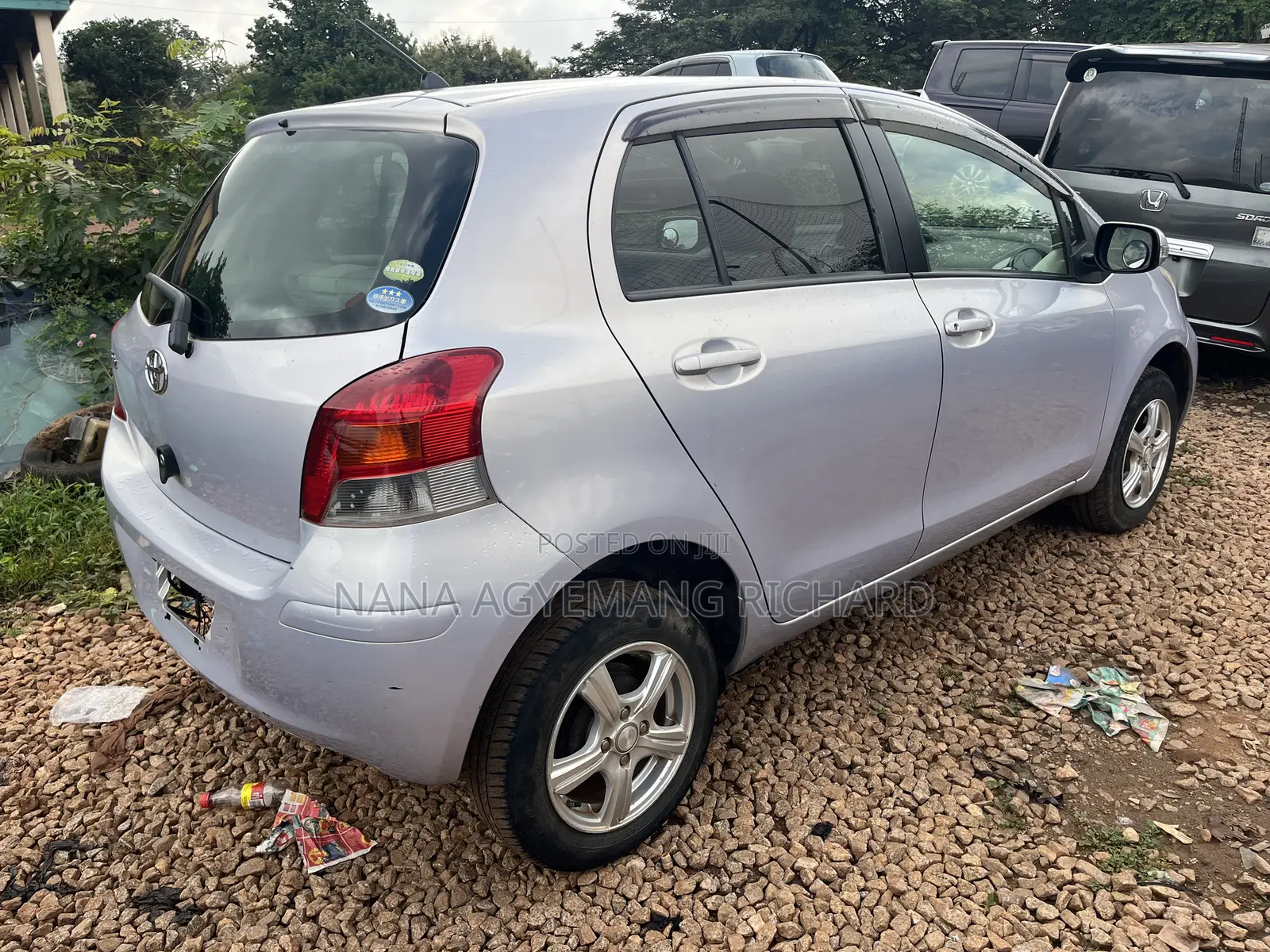 Toyota Vitz 1.3 FWD 5dr 2010 Silver