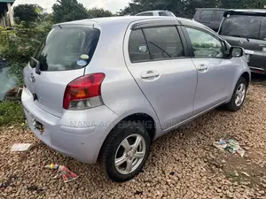 Toyota Vitz 1.3 FWD 5dr 2010 Silver