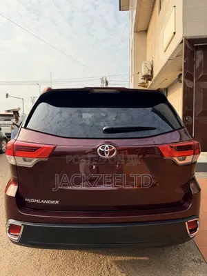 Toyota Highlander LE 4x2 (2.7L 4cyl 6A) 2017 Burgundy