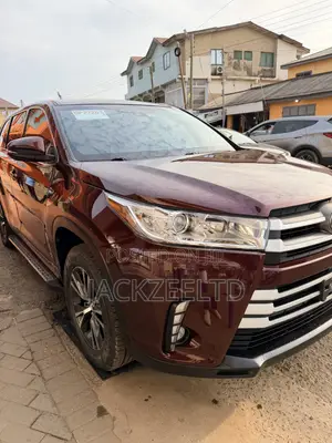 Toyota Highlander LE 4x2 (2.7L 4cyl 6A) 2017 Burgundy