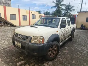 Nissan Hardbody 2016 White