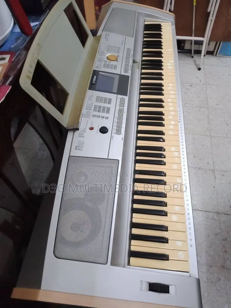 Yamaha DGX 505