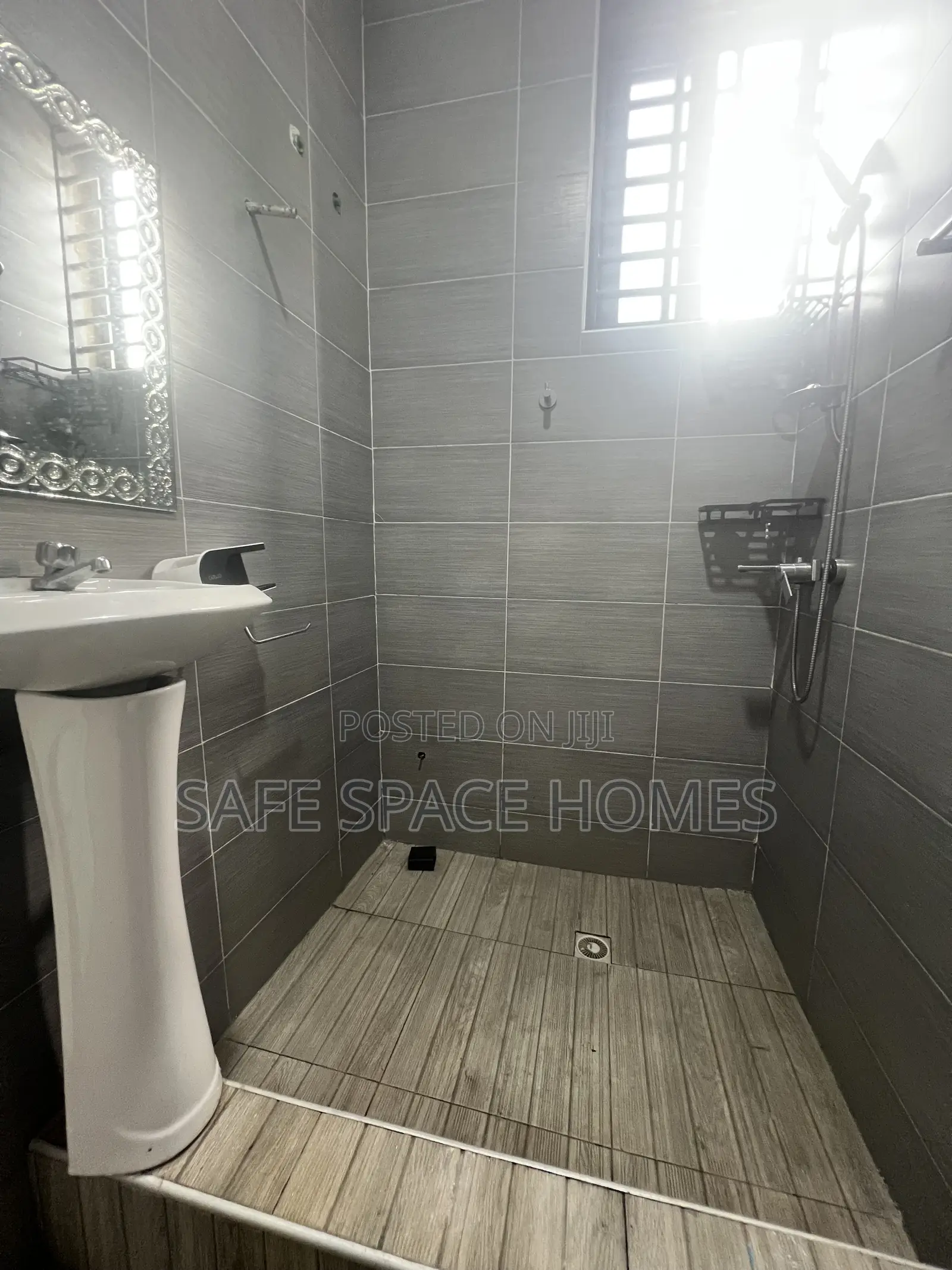 2bdrm Apartment in Burma Camp for rent