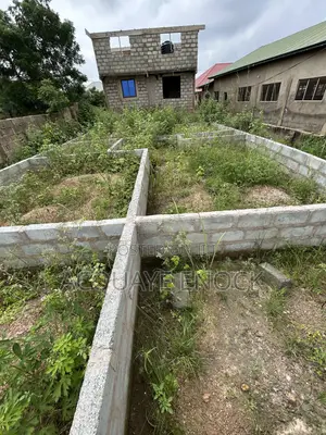 Half Plot With Footings