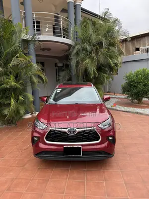 Toyota Highlander XLE 2021 Red