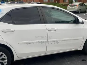 Toyota Corolla 2018 White