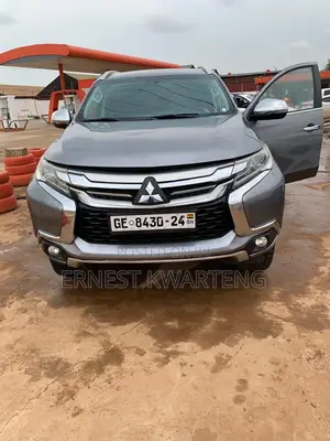 Mitsubishi Pajero Sport 2019 Silver