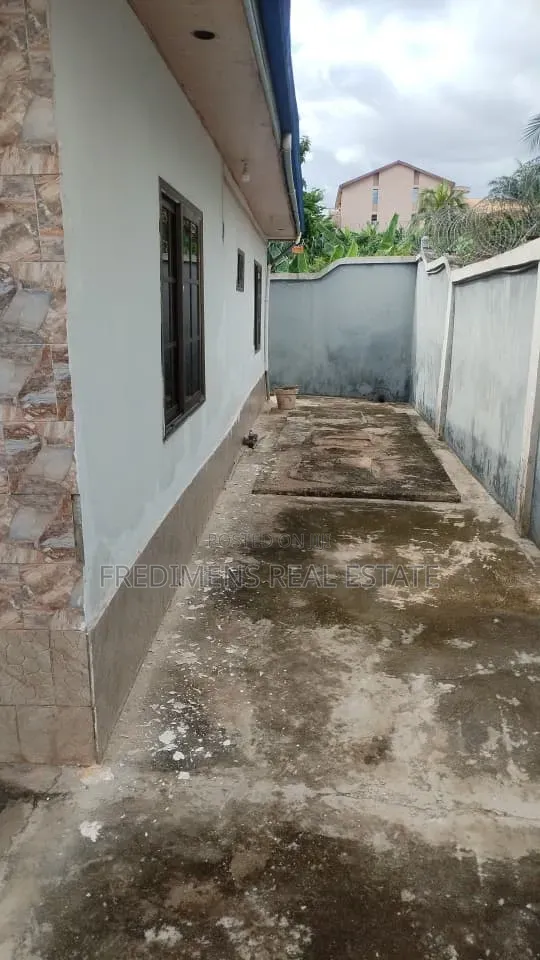 4bdrm House in Fredimens Real, Kumasi Metropolitan for sale