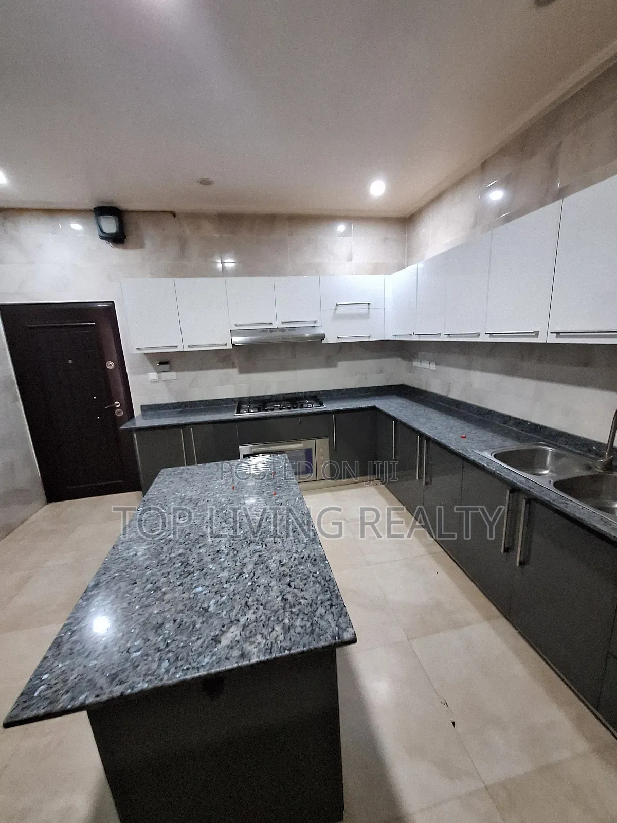 6bdrm House in Adjiringanor, Adjiriganor for rent