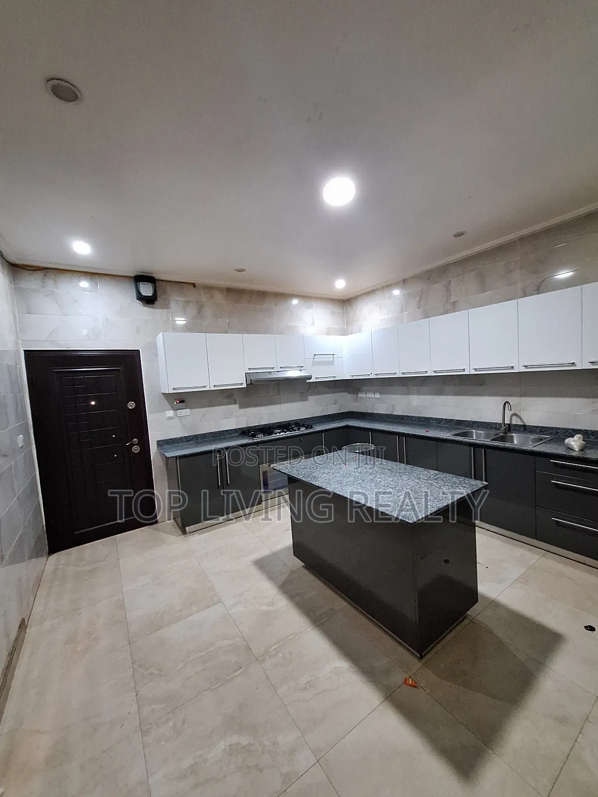6bdrm House in Adjiringanor, Adjiriganor for rent
