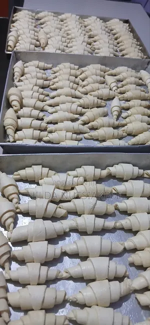 Frozen Croissants, Puff Pastry Sheets, Pies at Wholesale Prices.
