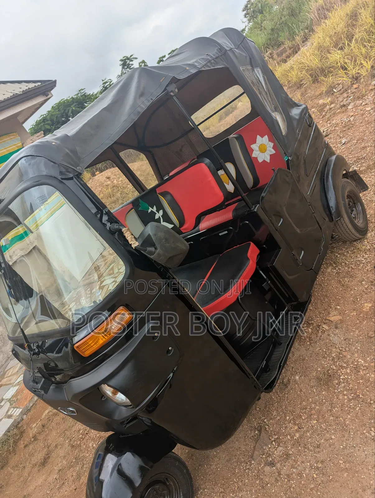 Bajaj RE 2025 Black