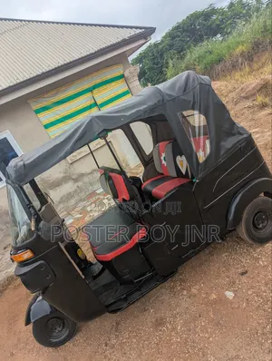 Bajaj RE 2025 Black