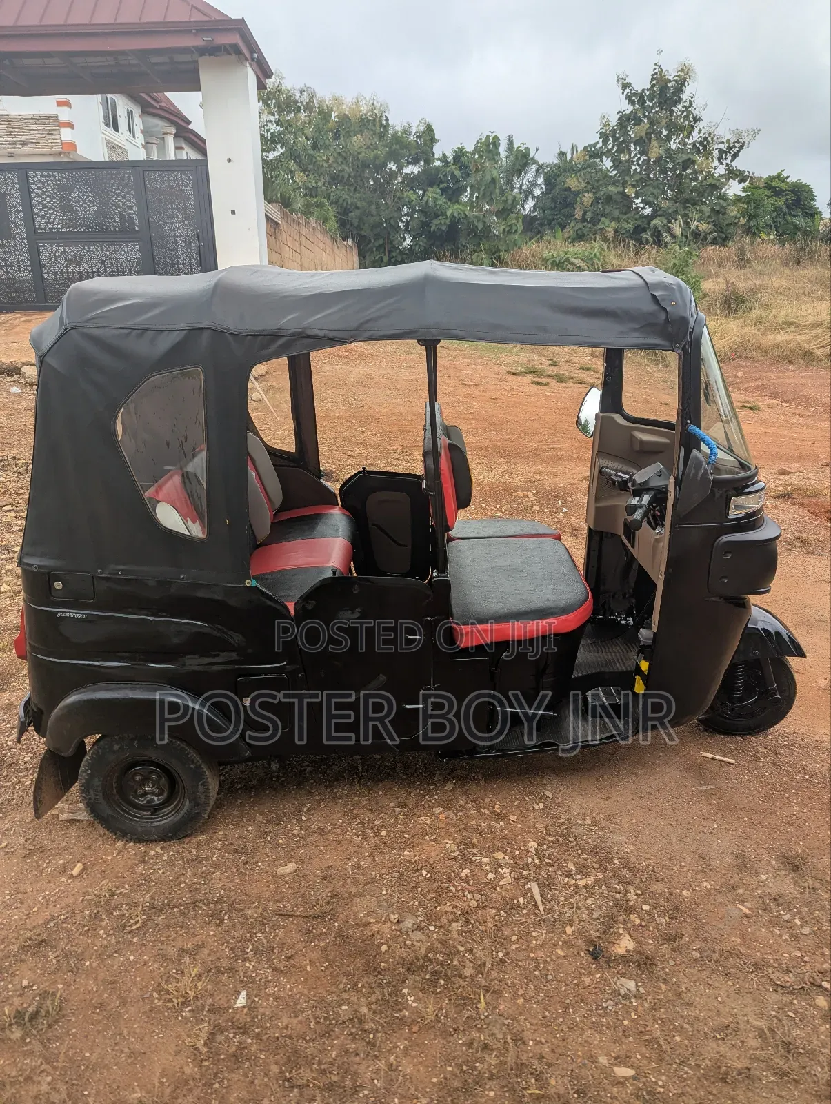 Bajaj RE 2025 Black
