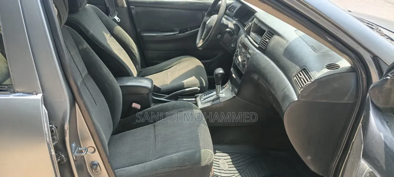 Toyota Corolla 2005 Gray