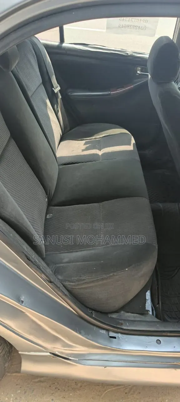Toyota Corolla 2005 Gray