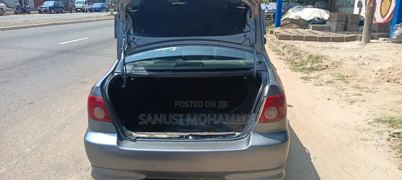 Toyota Corolla 2005 Gray