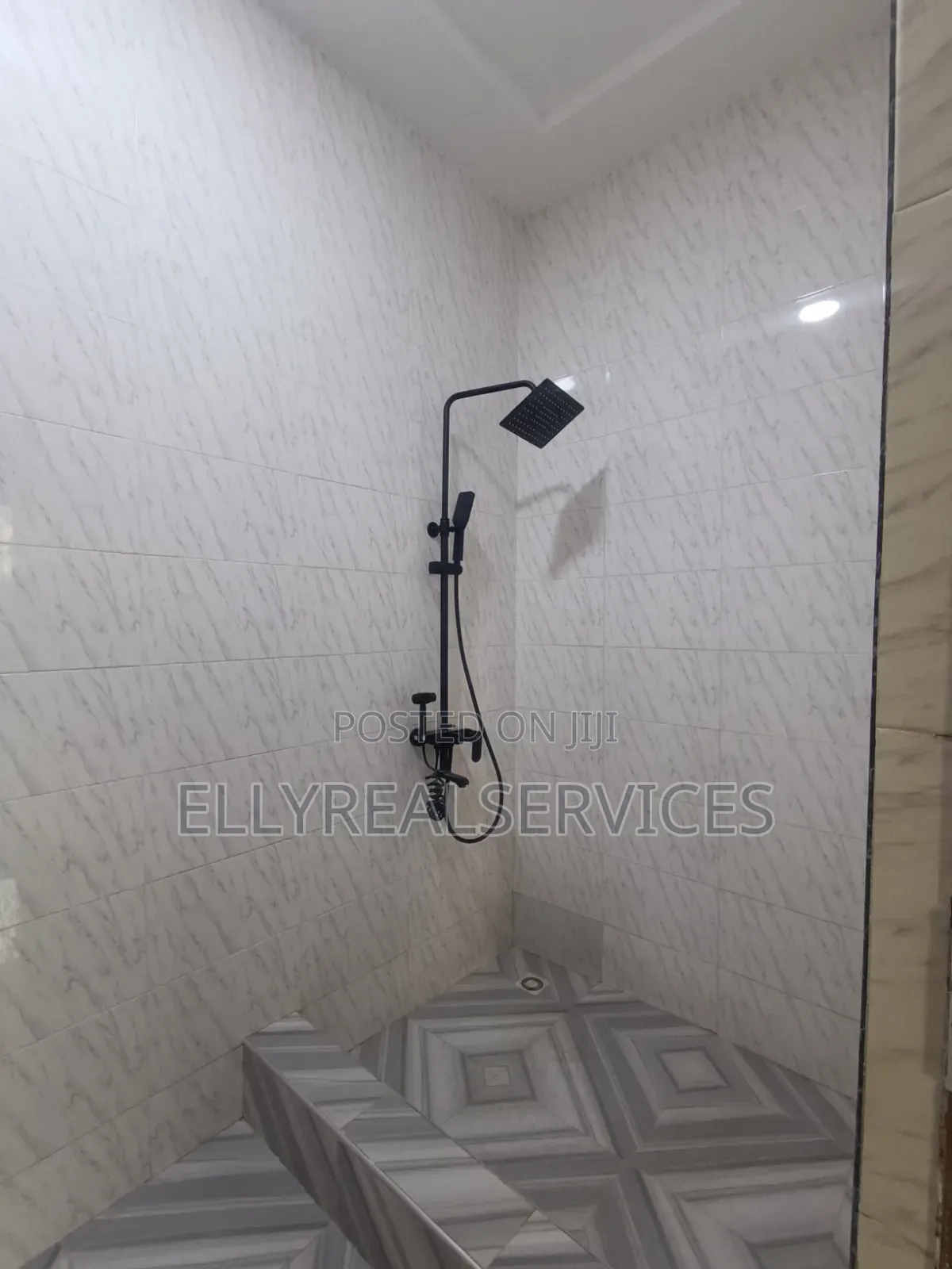 2bdrm Apartment in Ellyrealservices, Owusu Ansah for rent