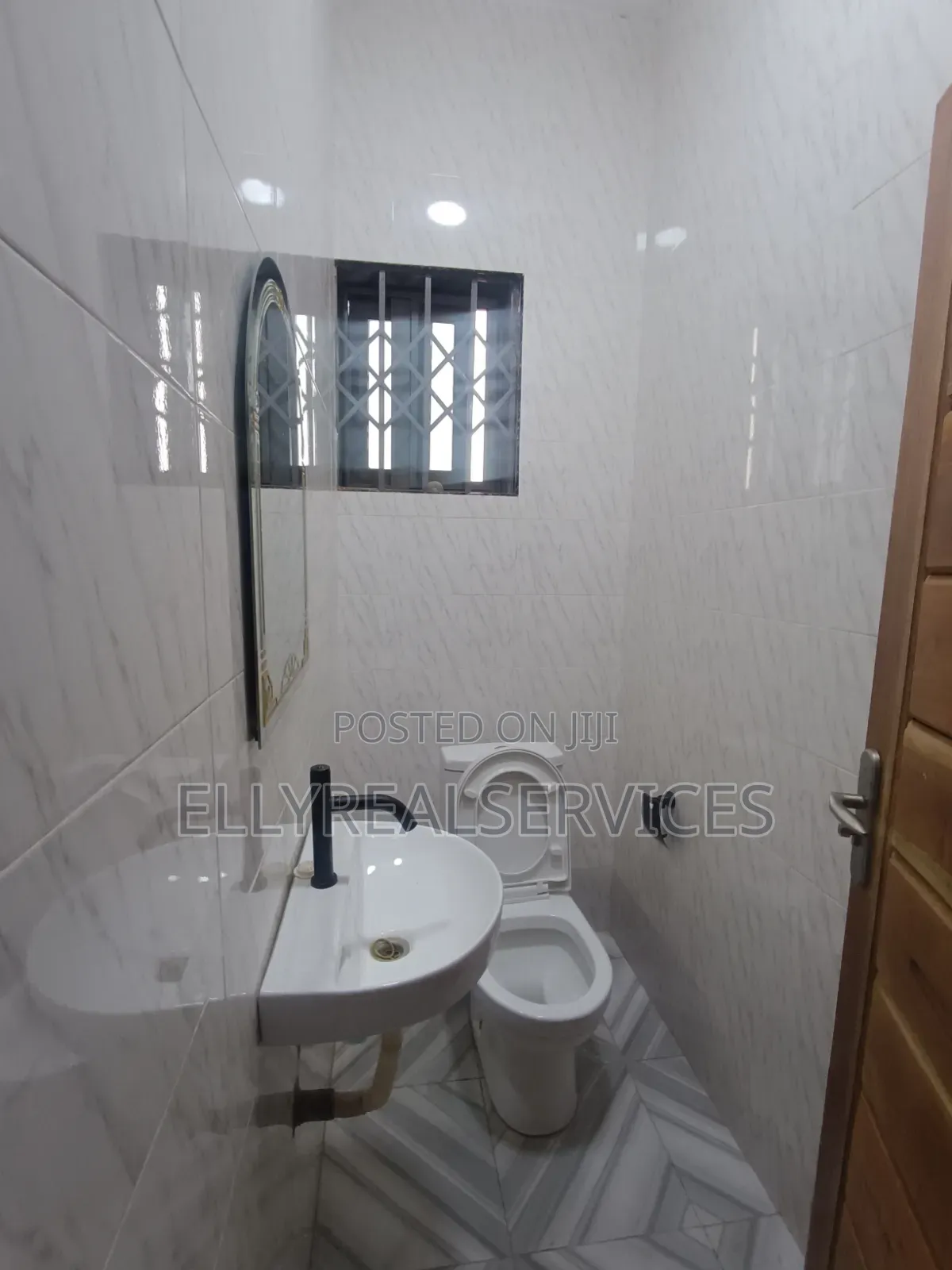 2bdrm Apartment in Ellyrealservices, Owusu Ansah for rent