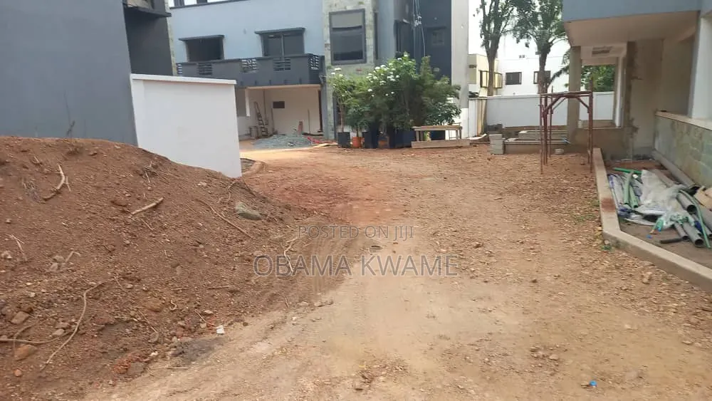 140 Rooms Hotel for Sale at Airport Residential Area