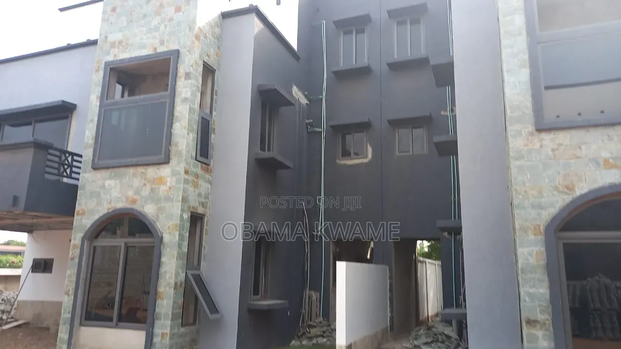 140 Rooms Hotel for Sale at Airport Residential Area