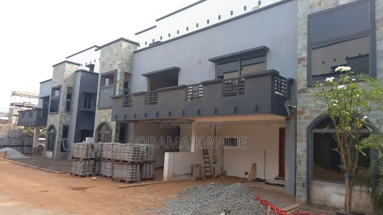 140 Rooms Hotel for Sale at Airport Residential Area