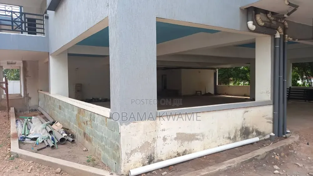 140 Rooms Hotel for Sale at Airport Residential Area