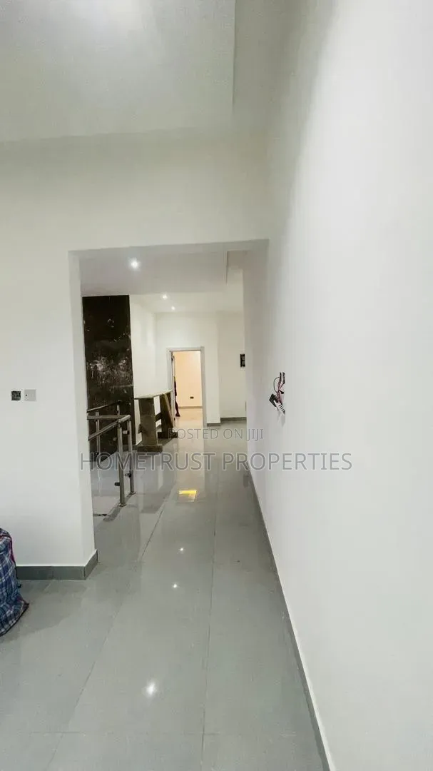 4bdrm Duplex in Kwabenya Acp for sale