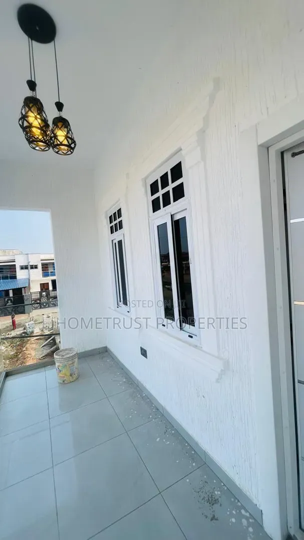 4bdrm Duplex in Kwabenya Acp for sale