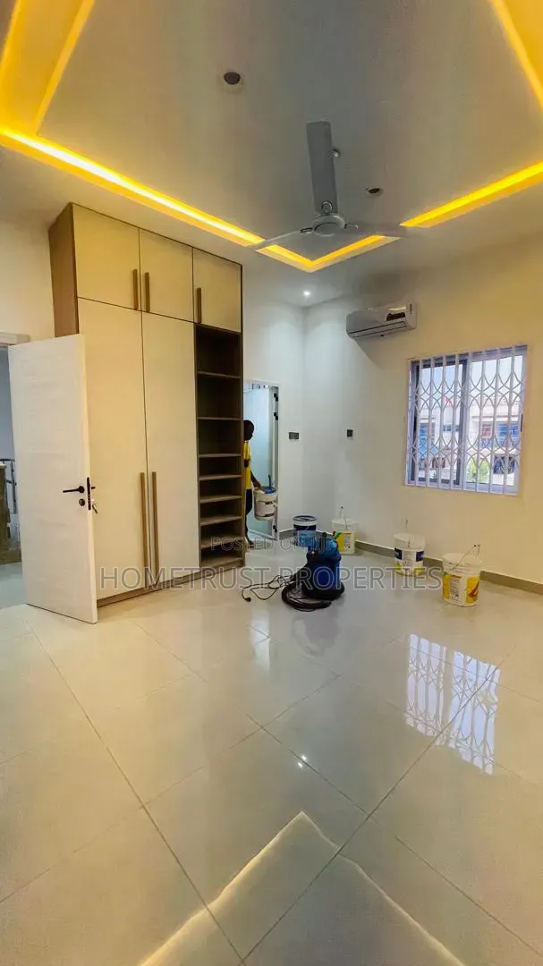 4bdrm Duplex in Kwabenya Acp for sale