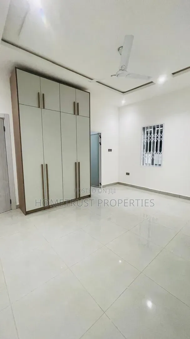 4bdrm Duplex in Kwabenya Acp for sale