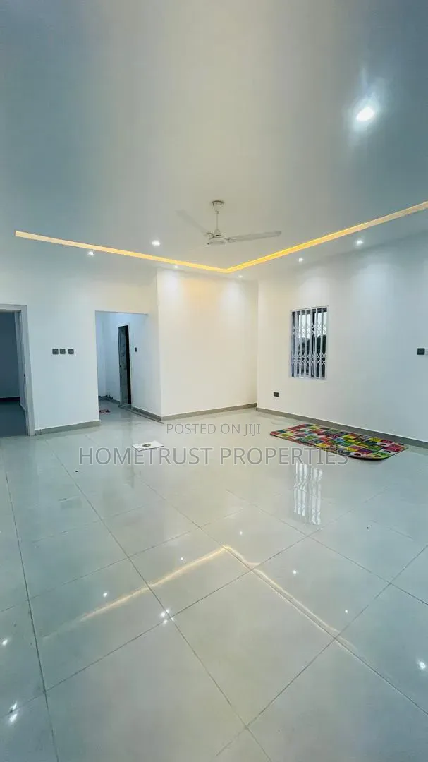 4bdrm Duplex in Kwabenya Acp for sale