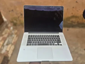 Laptop Apple MacBook Pro 2015 16GB Intel Core i7 SSD 512GB
