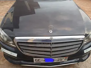 Mercedes-Benz E300 2018 Black