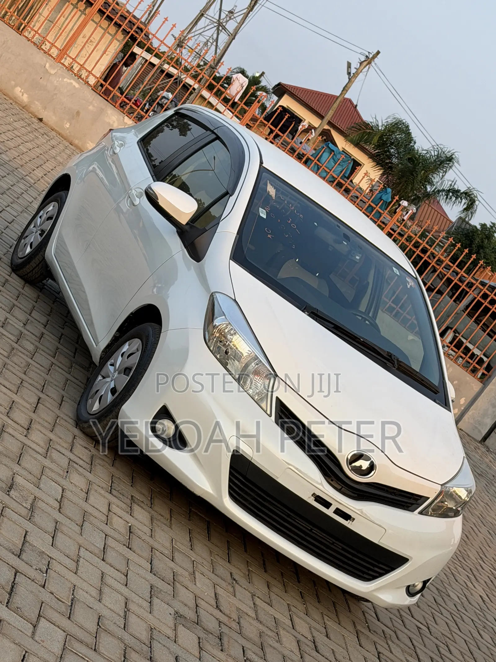 Toyota Vitz 2013 White