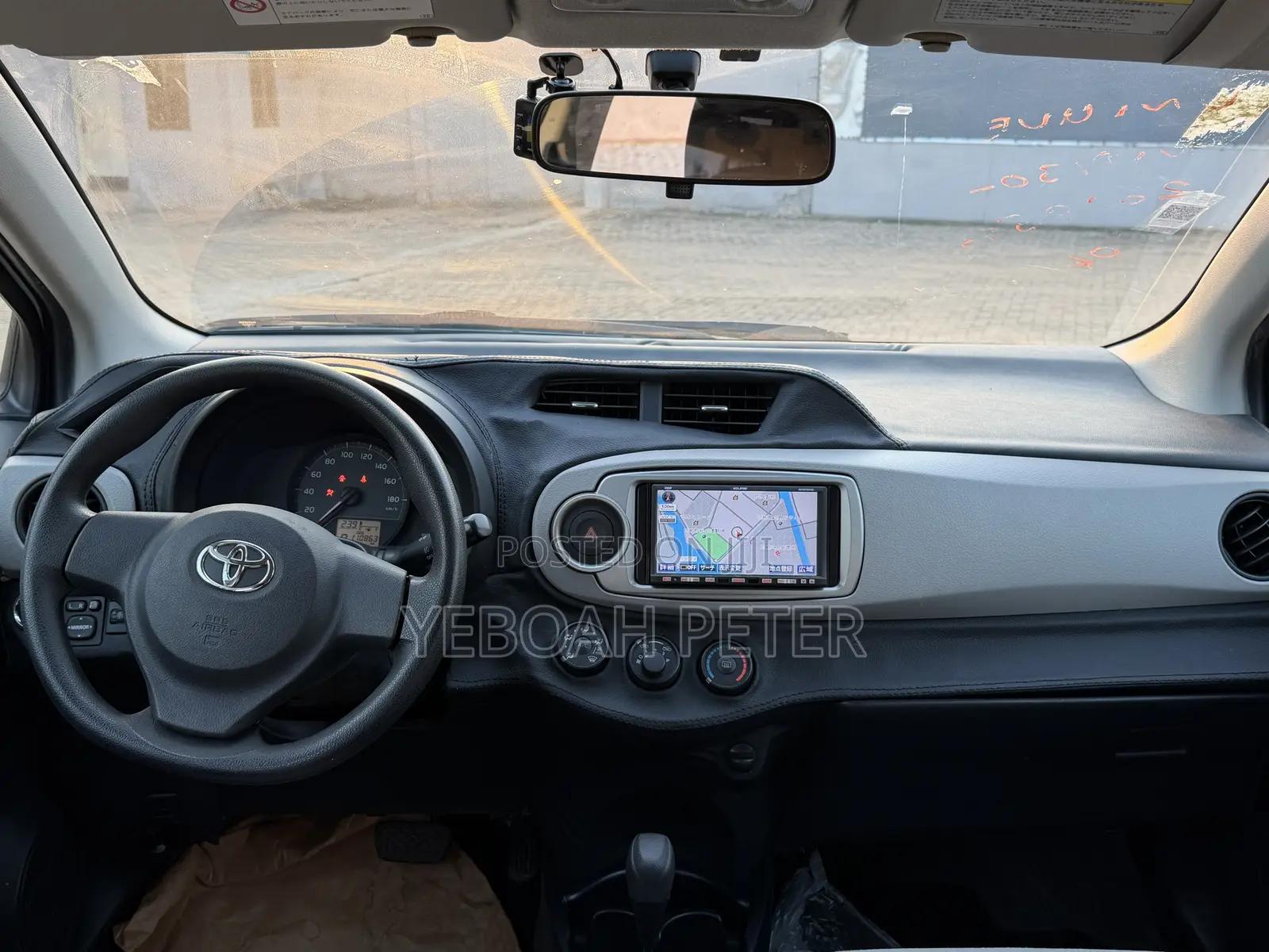 Toyota Vitz 2013 White