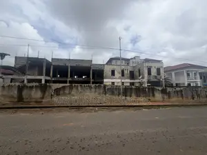 6bdrm Block of Flats in Police Station for sale