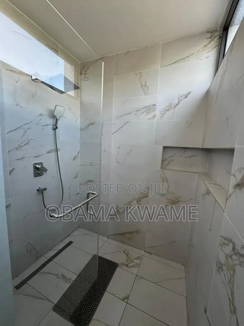 Furnished 4bdrm Townhouse/Terrace in Laryea Homes, US Embassy Area