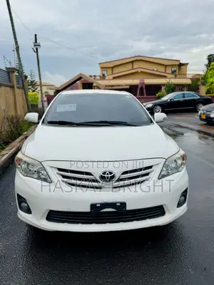 Toyota Corolla 2013 White