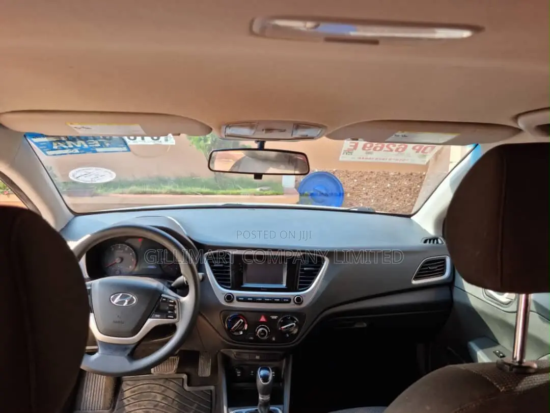 Hyundai Accent 2018 Silver
