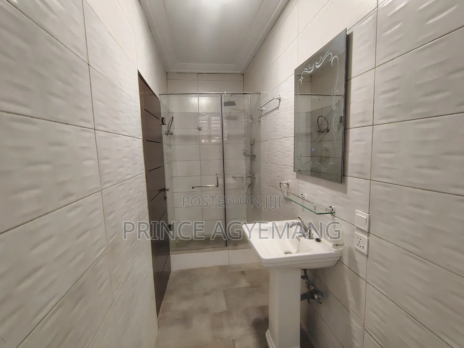 3bdrm Apartment in Diana Properties, Atwima Kwanwoma for rent
