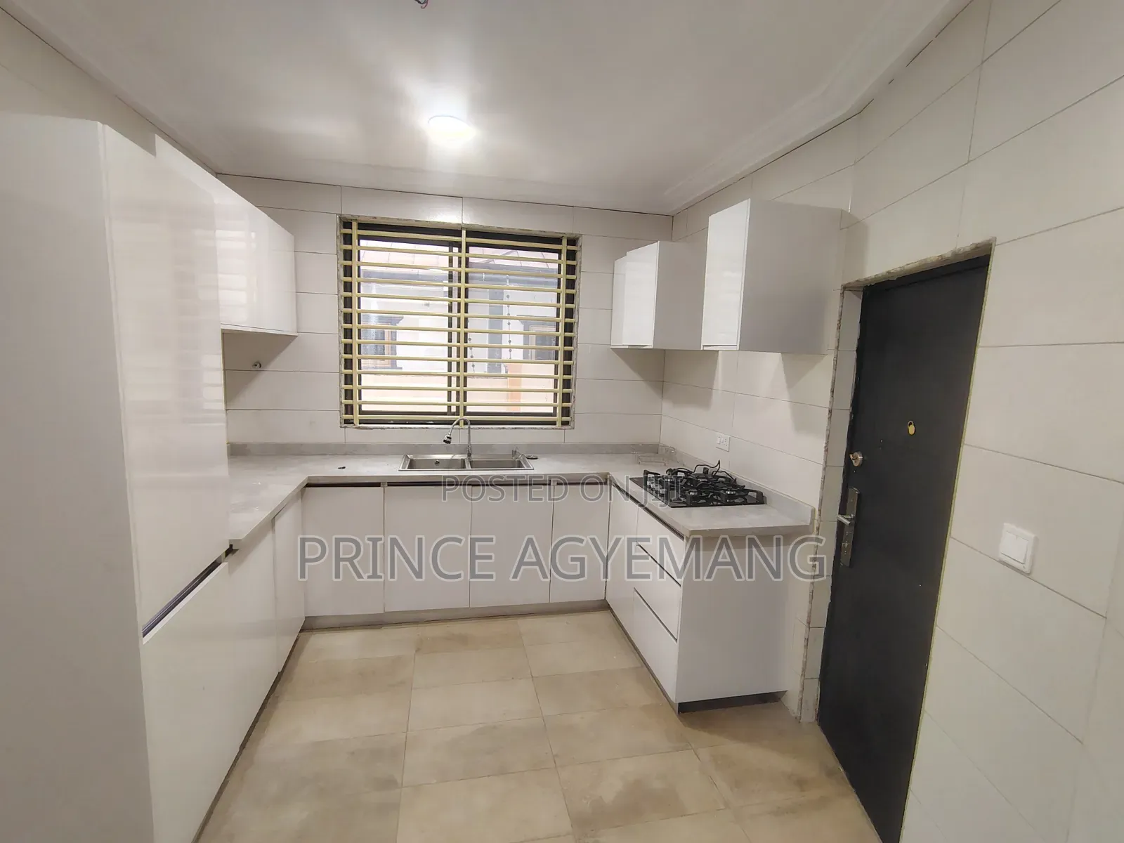 3bdrm Apartment in Diana Properties, Atwima Kwanwoma for rent